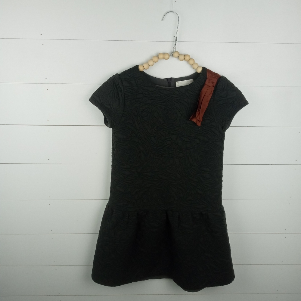 Zara girls size 11-12 charcoal gray stitched quilted design dress